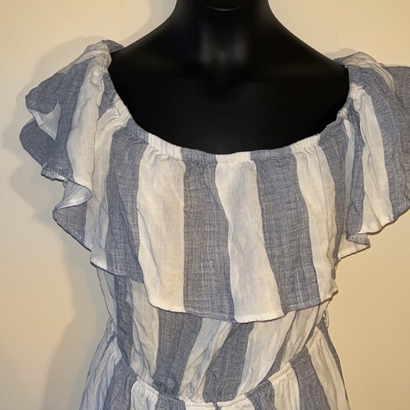 • Seek The Label Off The Shoulder Romper Blue and White - Picture 3 of 7